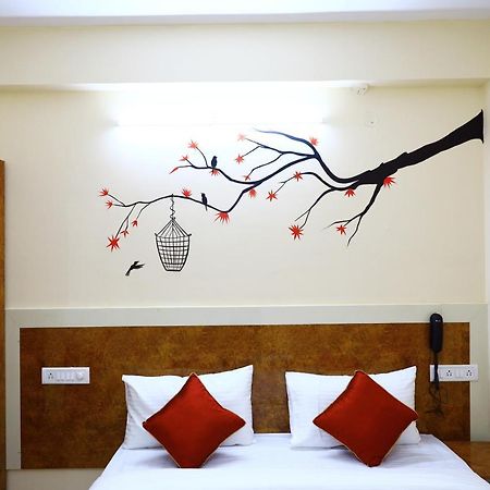 Sasthi Suites Bangalore Exterior foto