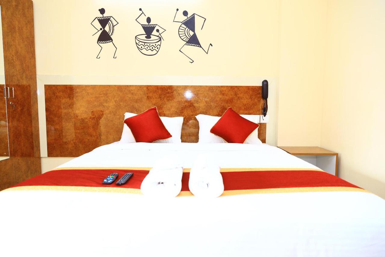 Sasthi Suites Bangalore Exterior foto